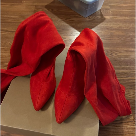 Red over- the-kee suede boots - Picture 2 of 4